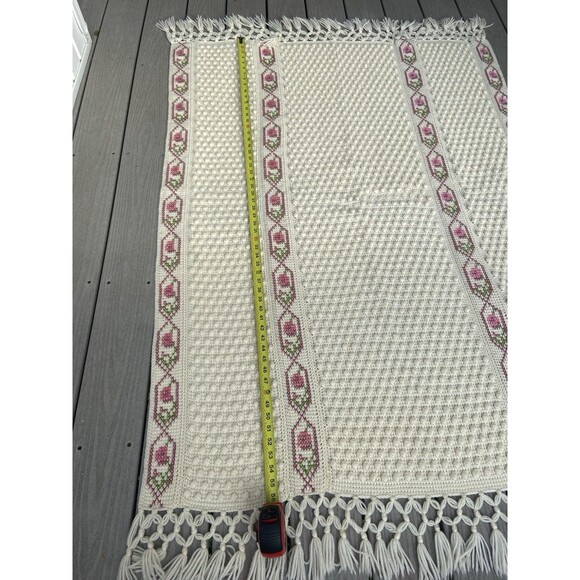VINTAGE Crochet Popcorn Blanket Afghan Throw Floral EMBROIDERY Macrame Fringe - Picture 8 of 14
